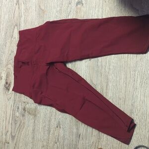 Lululemon wine colored capris size 6.
